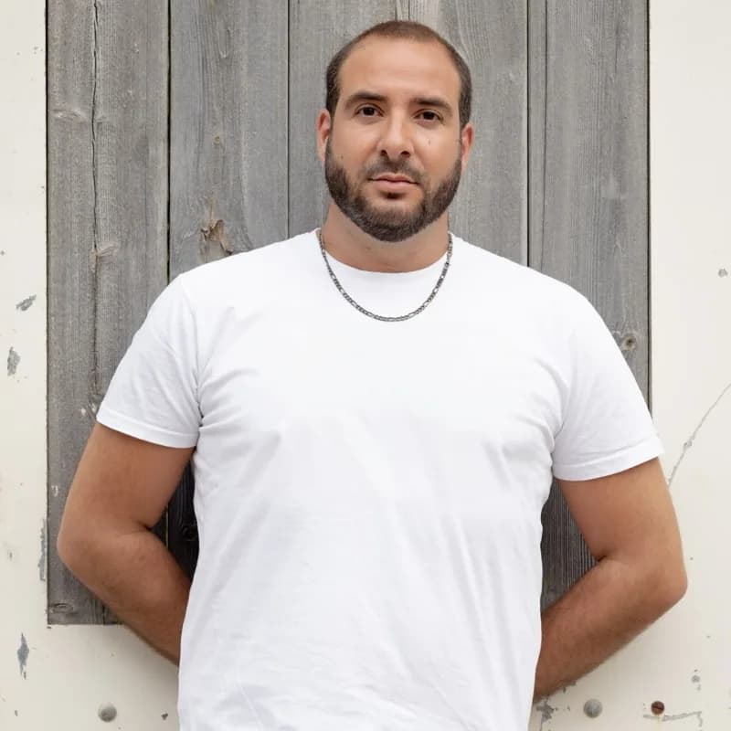 John Houzi — fondateur de Pause Feel Good